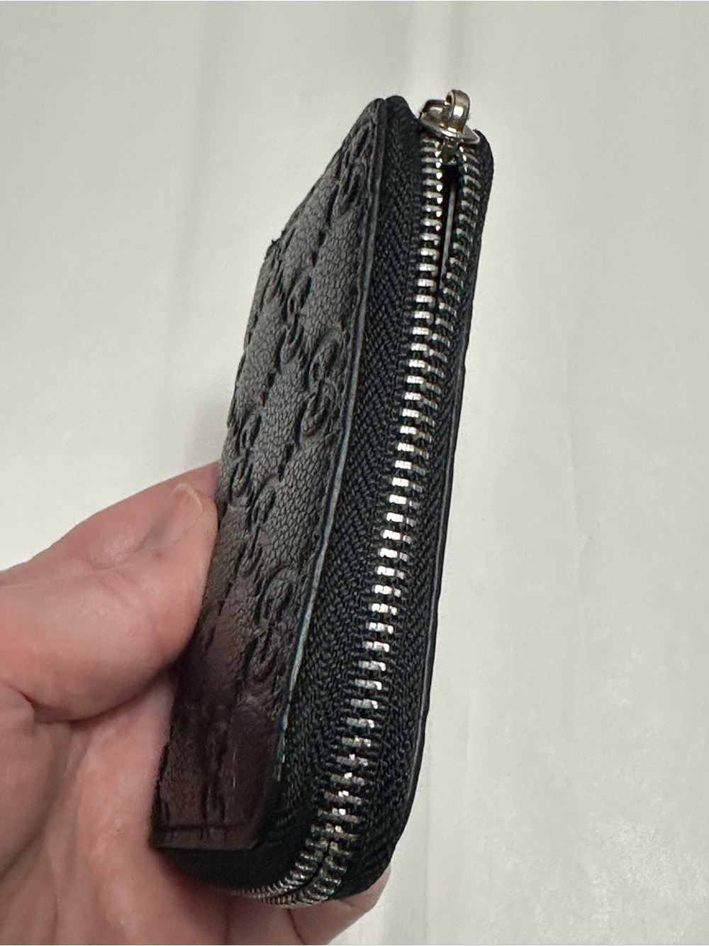 Black Embossed GG Zip Card Holder - Picture 2 of 9
